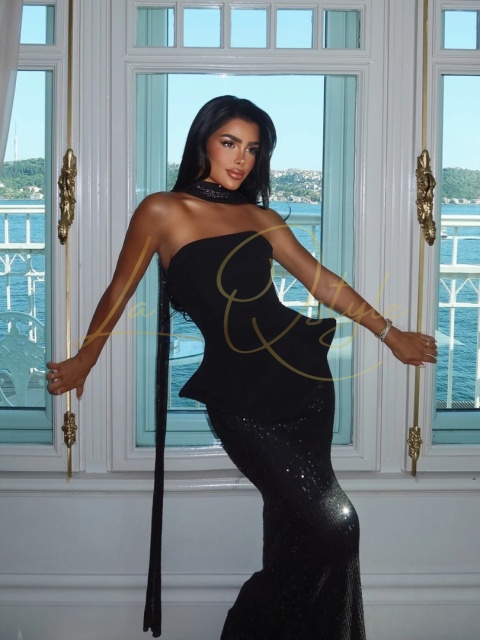 Wieczorowy set z gorsetem, cekinową długą spódnicą i szarfą na szyję CZARNY