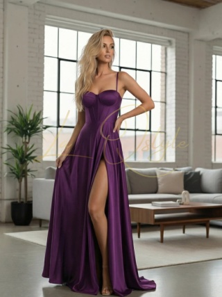 EMMA długa sukienka satynowa z rozcięciem i gorsetem CIEMNY FIOLET