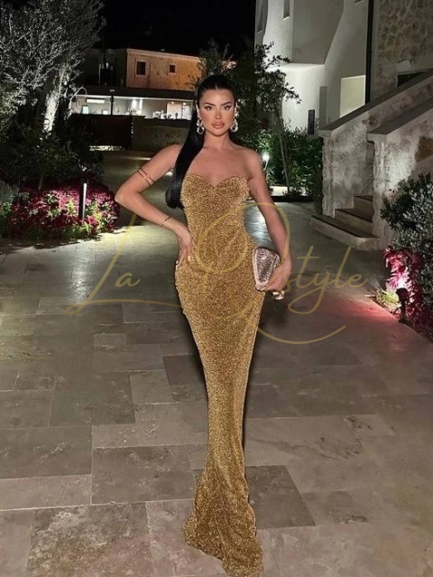 SHILLA dopasowana połyskująca sukienka o kroju rybki ZŁOTA