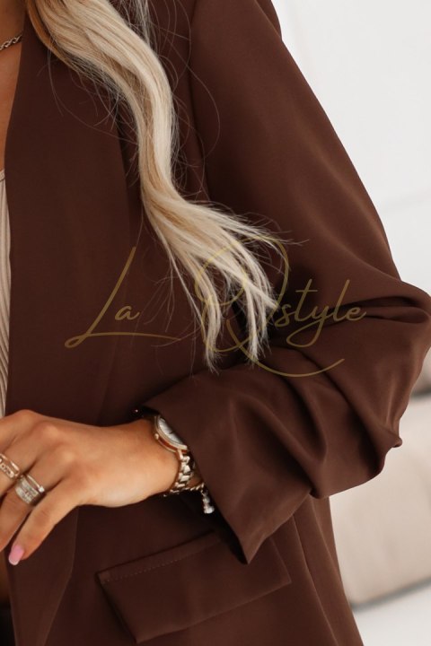 Damska klasyczna marynarka z drapowanymi rękawkami CZEKOLADOWA