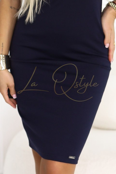 Zmysłowa ołówkowa sukienka z krótkim rękawkiem i ozdobnym dekoltem GRANATOWA