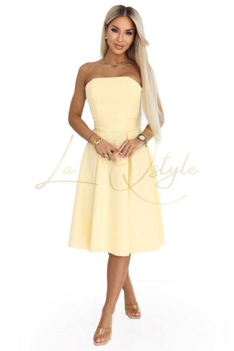 Gorsetowa rozkloszowana sukienka midi z paskiem - pastelowy ŻÓŁTA