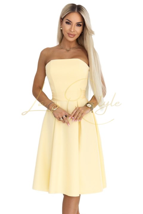 Gorsetowa rozkloszowana sukienka midi z paskiem - pastelowy ŻÓŁTA