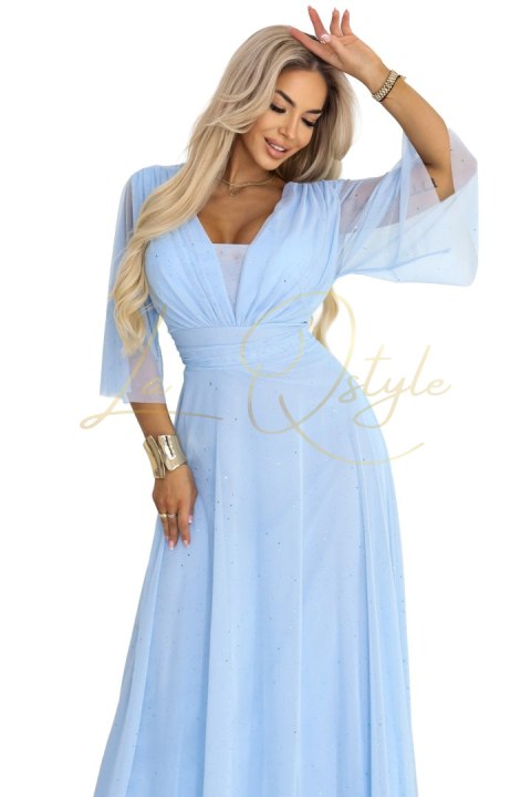 Długa połyskująca sukienka plus size z dekoltem i transparentnym rękawkiem BŁĘKITNA