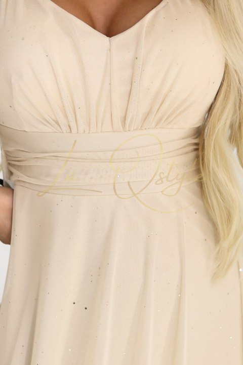 655-4 Długa połyskująca w świetle suknia z dekoltem i transparentnym rękawkiem - szampański beż