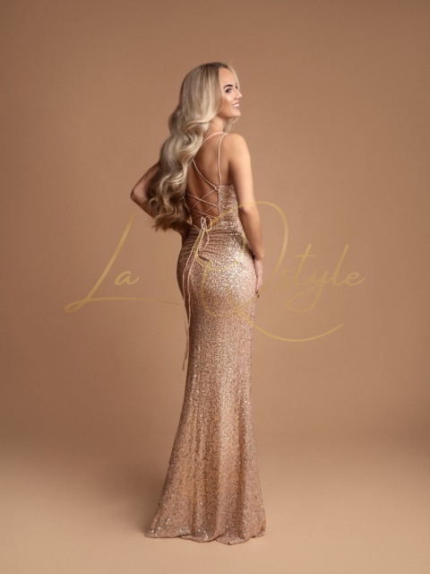 Cekinowa dopasowana sukienka z rozcięciem i wiązaniem na plecach ZŁOTA