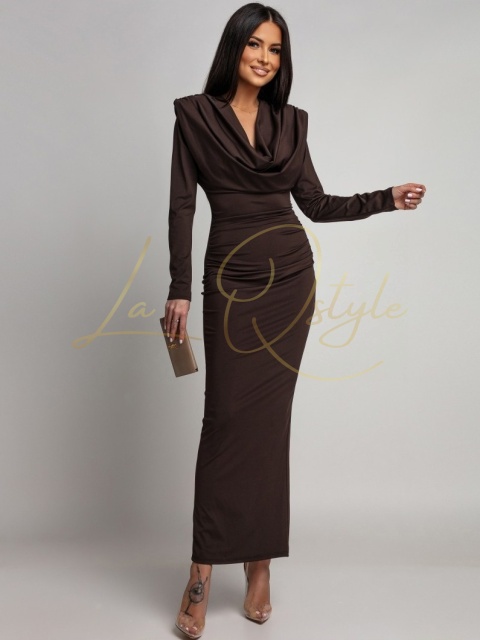Dopasowana sukienka maxi z długim rękawem i marszczeniami CZEKOLADOWA