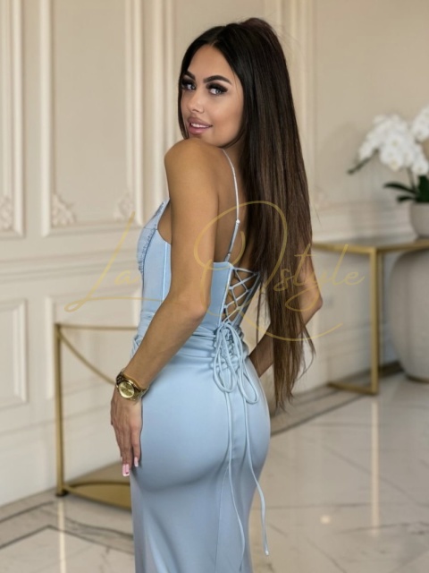 ADARIS długa dopasowana sukienka z ozdobnym gorsetem BŁĘKITNA