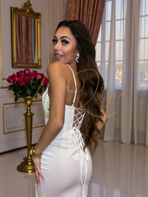 ADARIS mini dopasowana sukienka z ozdobnym gorsetem ECRU