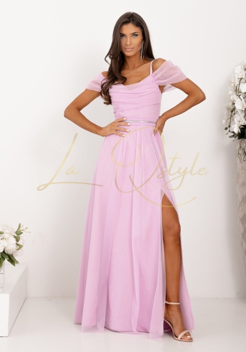 Długa tiulowa sukienka z opadającymi ramionami i paskiem LILA