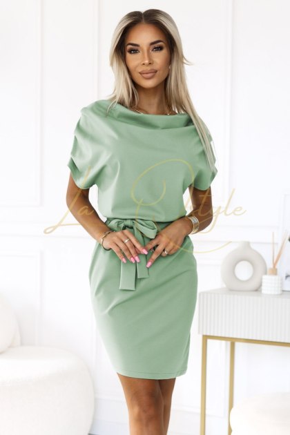 ROXI wygodna sukienka z asymetryczną spódnicą i paskiem PISTACJOWA