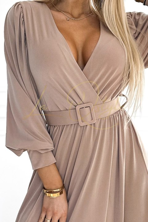 Długa suknia z szerokim paskiem i dekoltem BEŻOWA