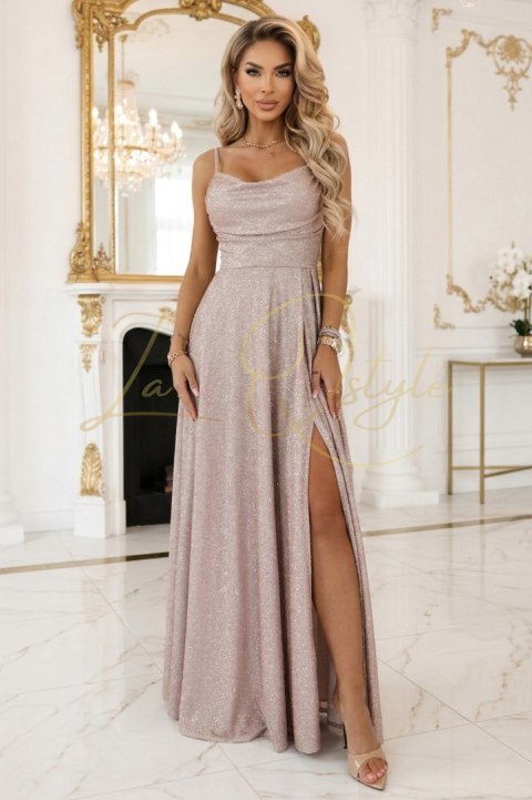 Długa sukienka z subtelnym połyskiem i gorsetowym wiązaniem na plecach BEŻOWY RÓŻ Z BROKATEM