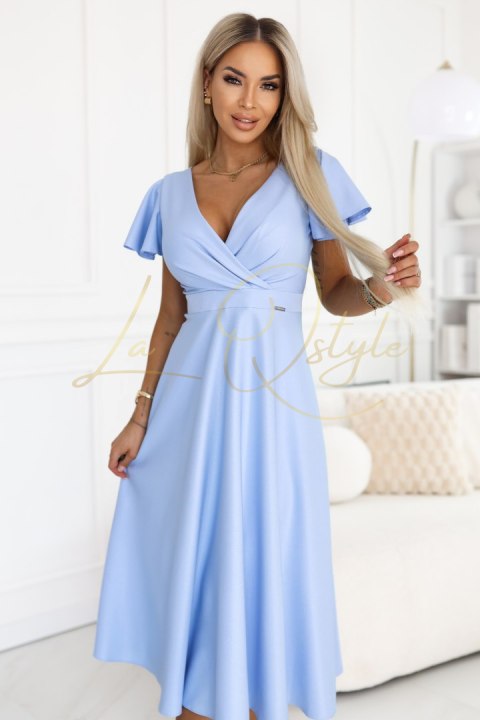 Rozkloszowana sukienka midi z kopertowym dekoltem i brokatowym połyskiem BŁĘKITNA