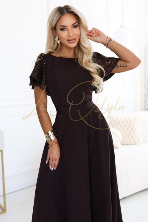 Elegancka rozkloszowana sukienka maxi z cekinowymi rękawami CZEKOLADOWY BRĄZ