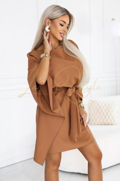 287-49 SOFIA Kobieca sukienka typu motyl z wiązaniem w pasie - toffi