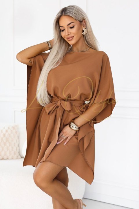 287-49 SOFIA Kobieca sukienka typu motyl z wiązaniem w pasie - toffi
