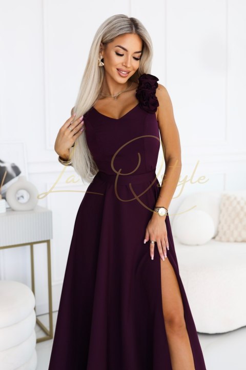 Elegancka wieczorowa suknia maxi z rozcięciem i różami DOJRZAŁA ŚLIWKA