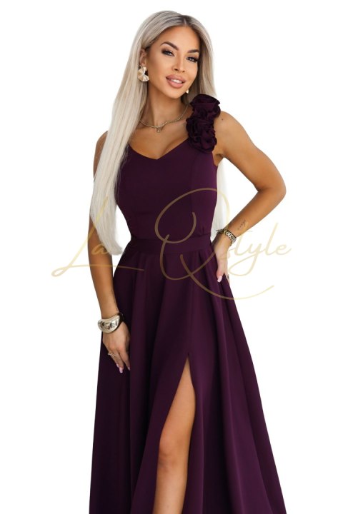Elegancka wieczorowa suknia maxi z rozcięciem i różami DOJRZAŁA ŚLIWKA