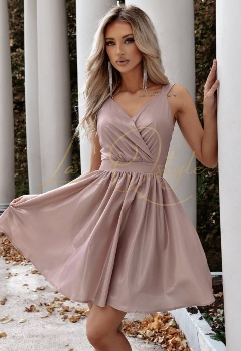 Błyszcząca rozkloszowana sukienka BEŻOWA